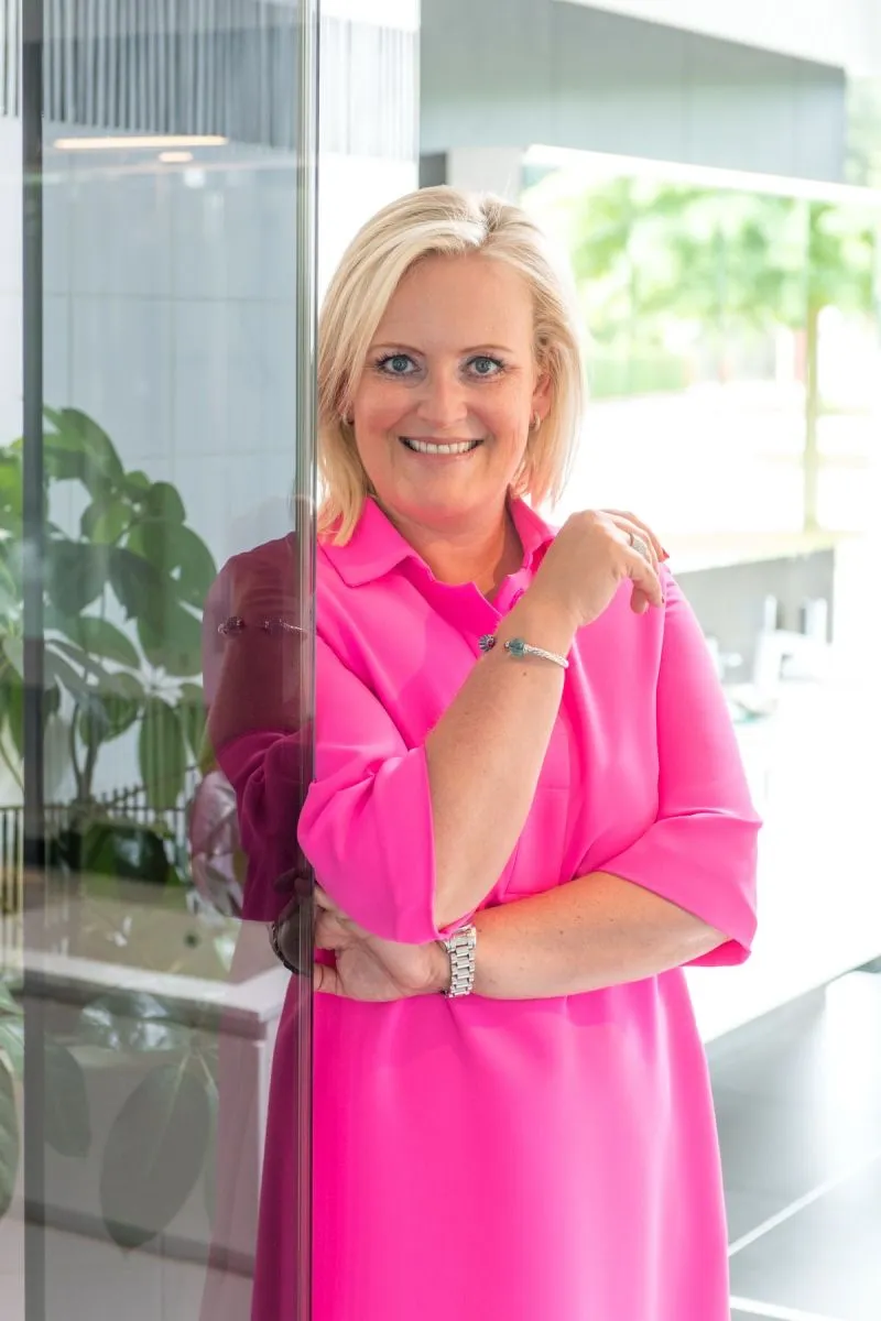 Sterke bemiddeling, sterke business, sterke madame