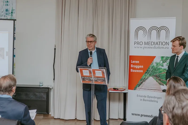 duur en opbouw van de opleiding bemiddeling