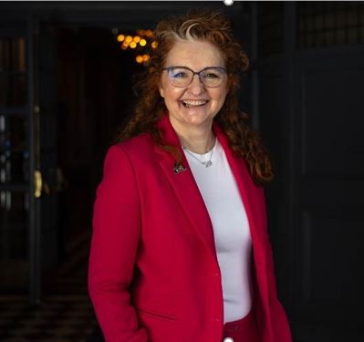 Dr Niamh Shaw