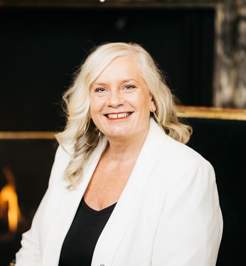 Dr Alison Edgar 