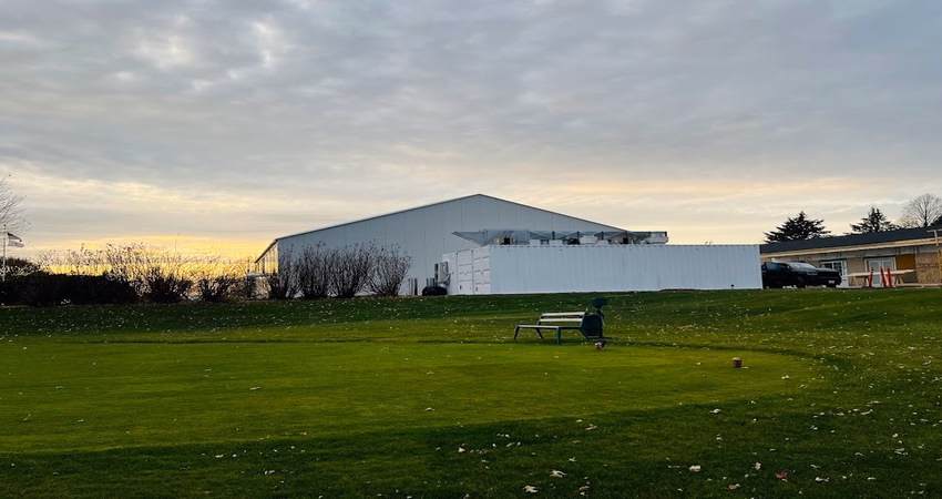 shipping container kitchens for golf and country club 