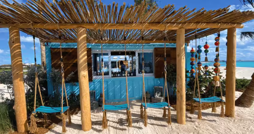 modular bar poolside 