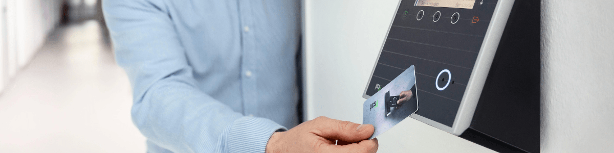 Installer un système de contrôle d’accès dans ses locaux professionnels, que dit la loi ?