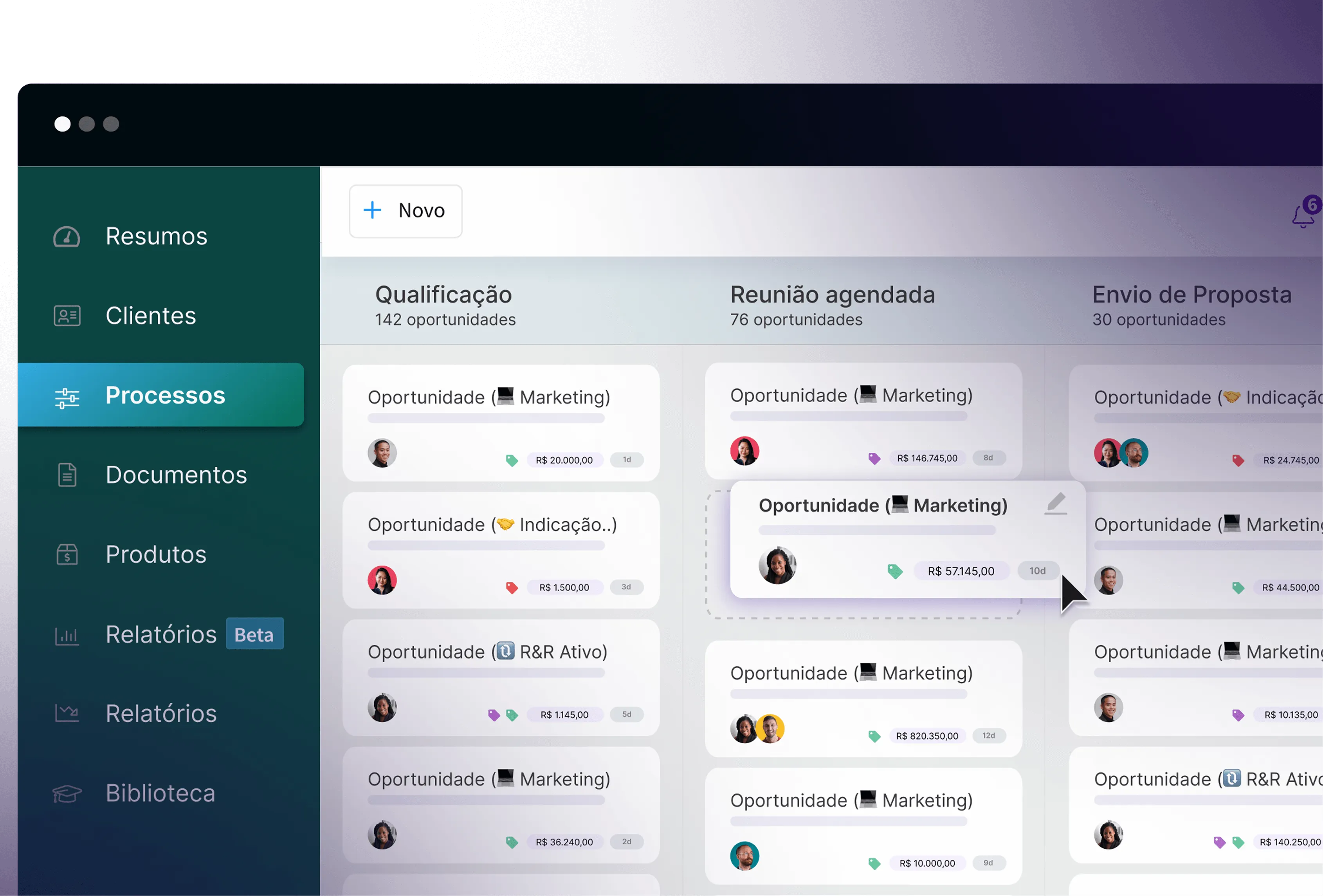 Interface whitelabel do Ploomes CRM com funil de vendas, oportunidades e gestão de processos