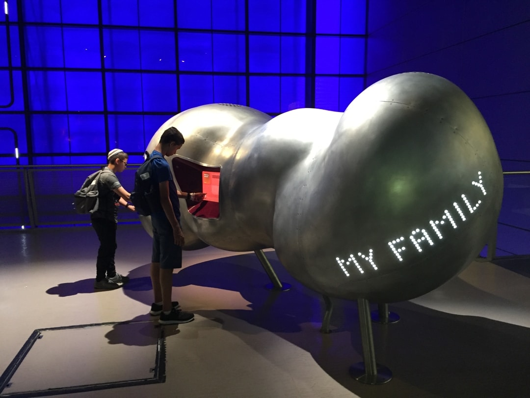 סאמר-סקול דתי חוויה באנגלית - מוזיאון המדע לונדון