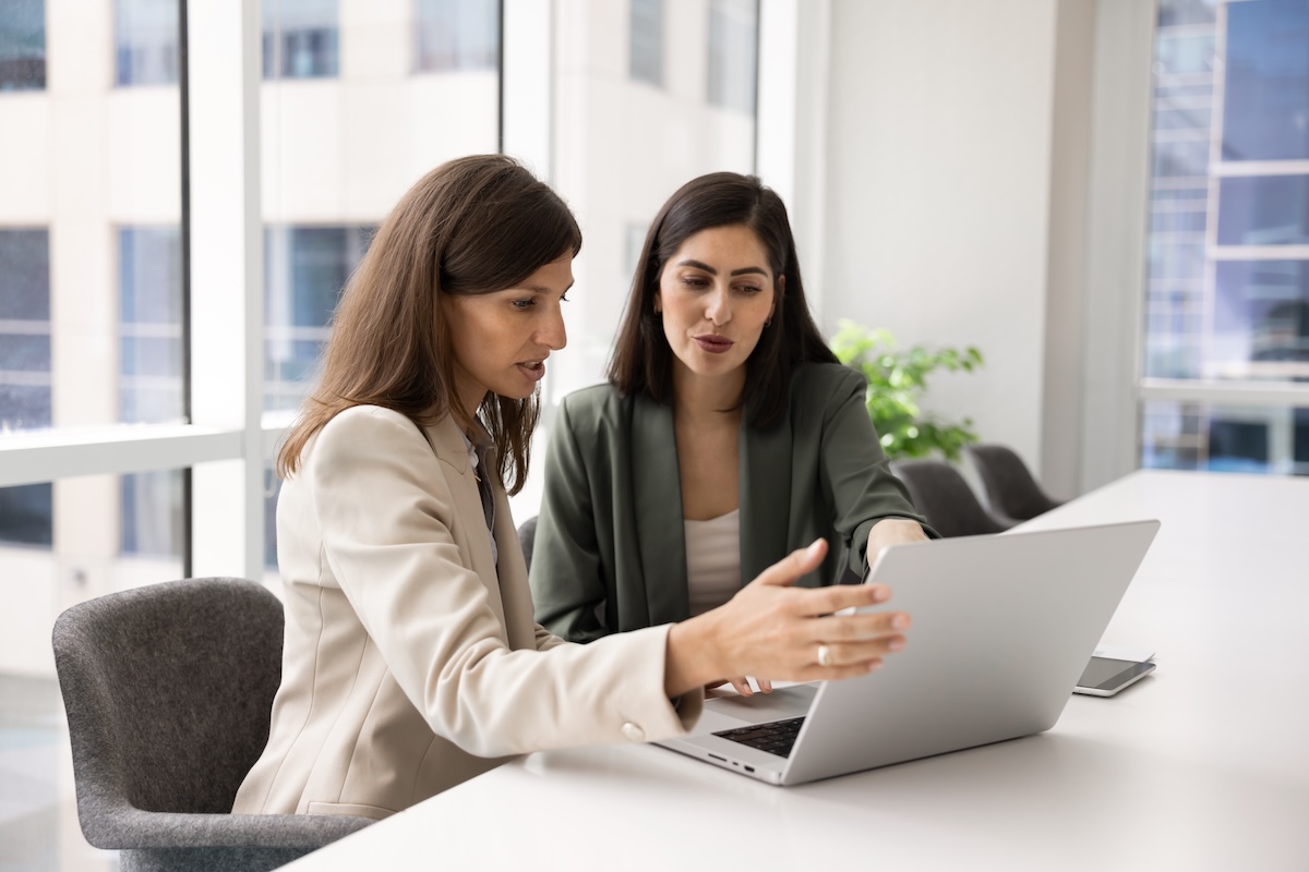 Starting a new role in a wealth management firm can feel overwhelming. The fastest way to help new team members build confidence is not more documentation. It is clear workflows. 