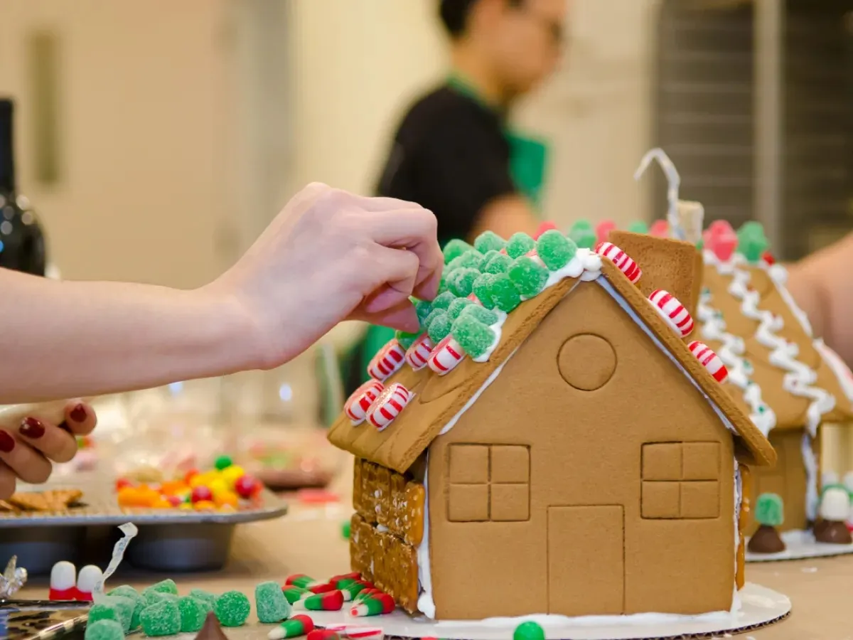 Gingerbread house workshop for office teams