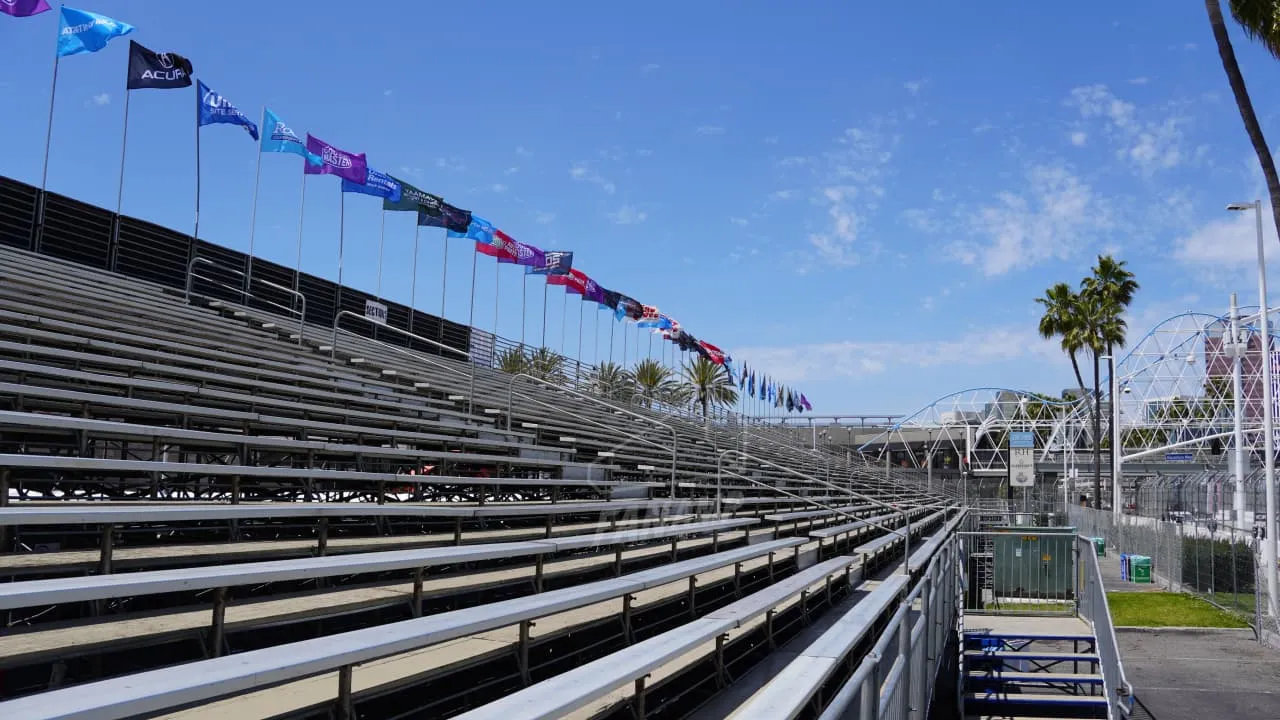 Grandstand 40 - Section 1, Side view