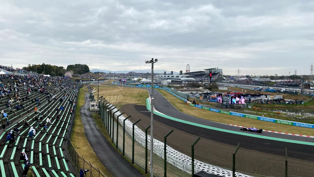 View of the First Curve Exit (and C Grandstand) from the B Grandstand