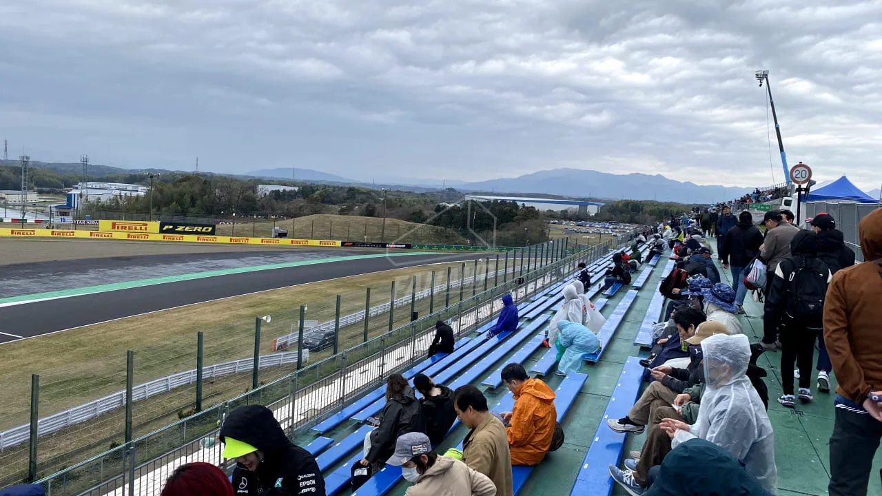 G Grandstand - 130R Permanent Seating