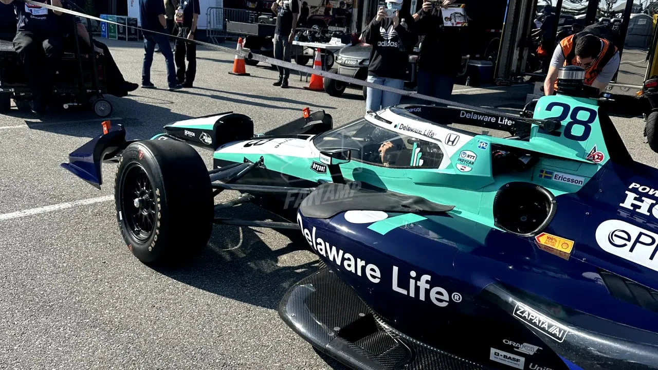Car wheeled from the pits