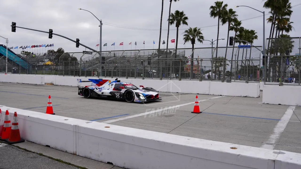 IMSA Saturday Race Start