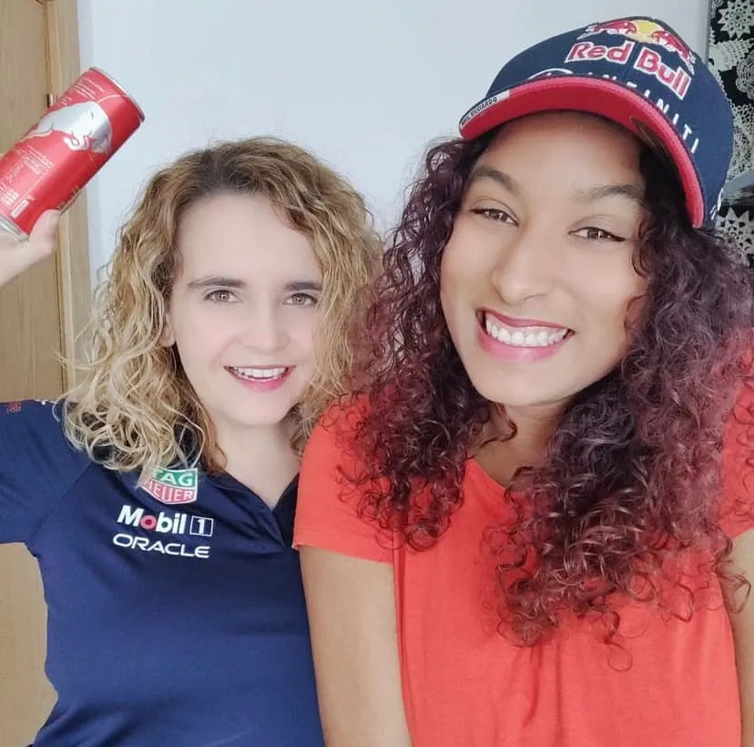 Maia and Manon of Mania Onboard