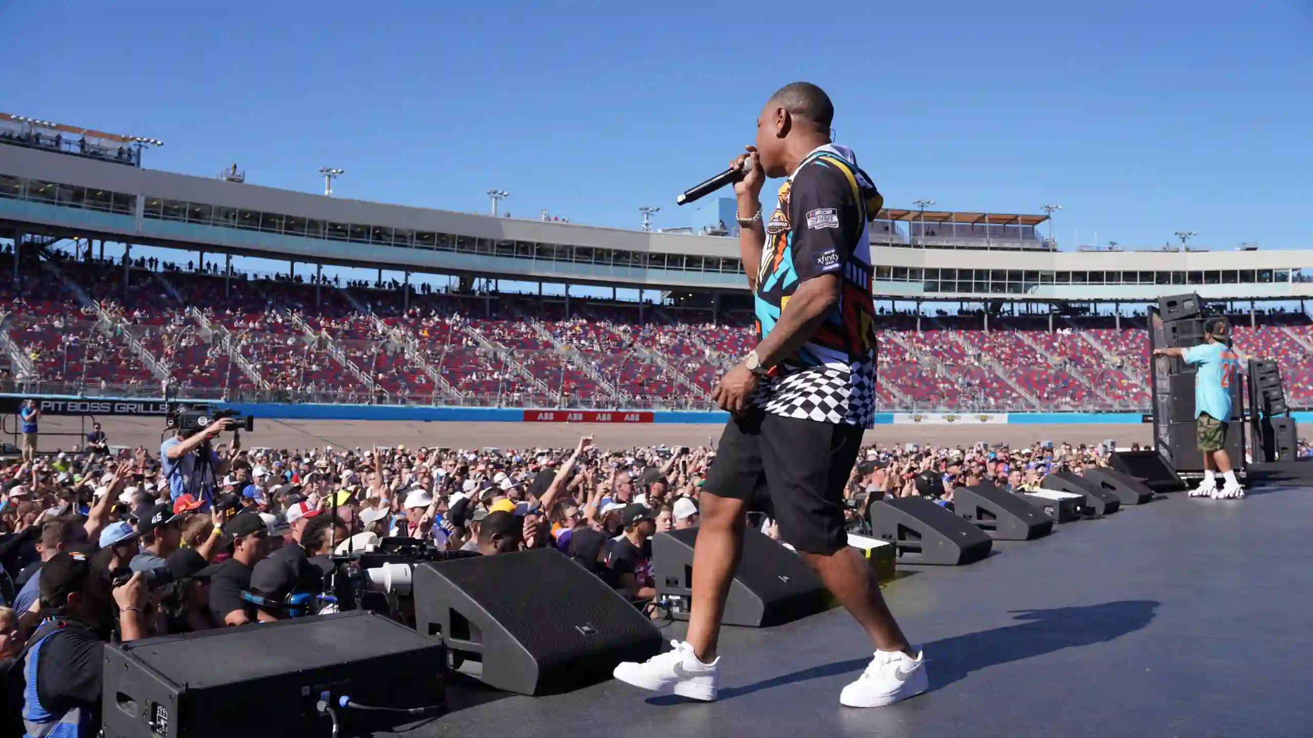 Nelly performing at the NASCAR Cup Championship Race