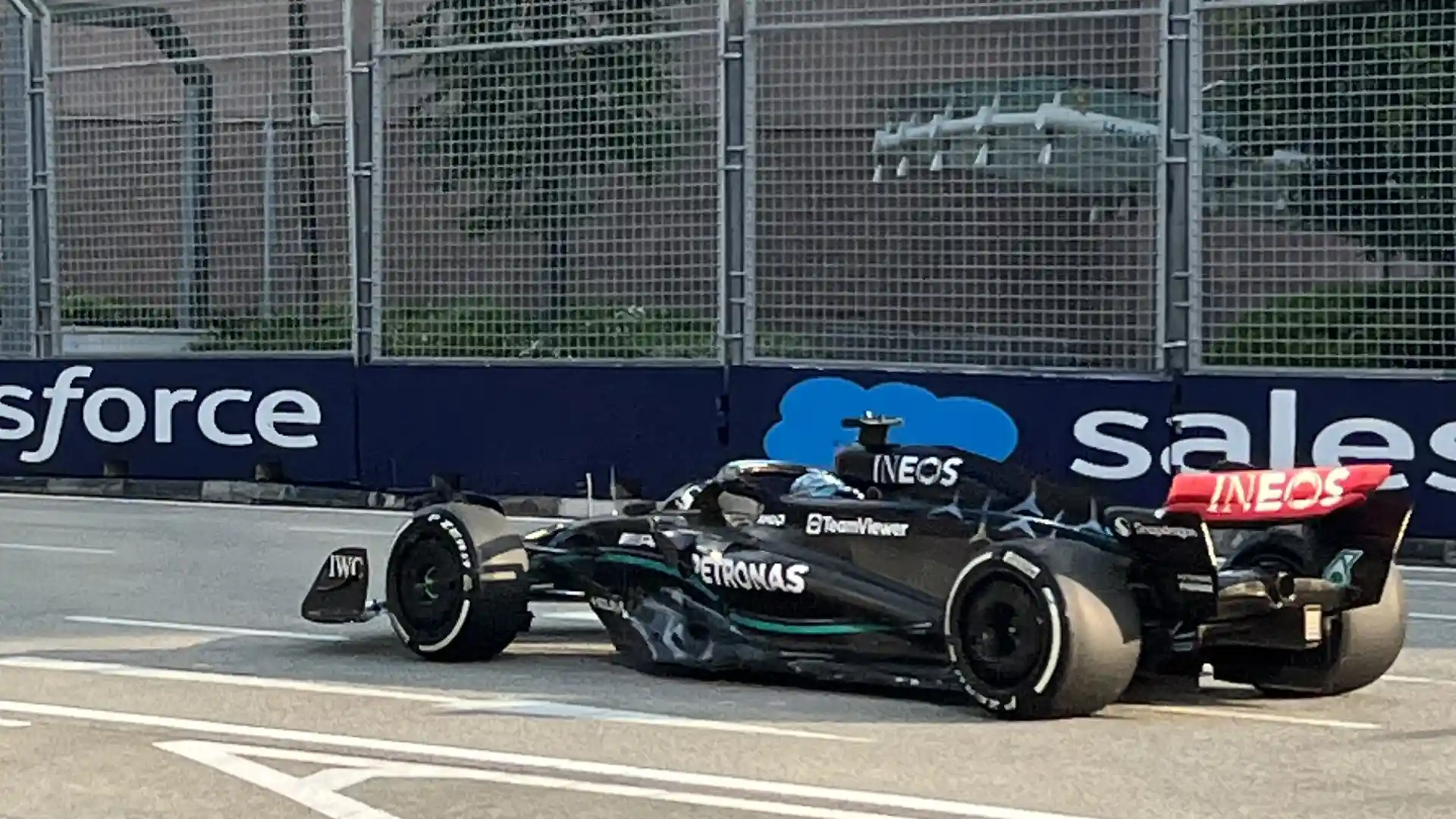 Mercedes explains split tire strategy in Brazil