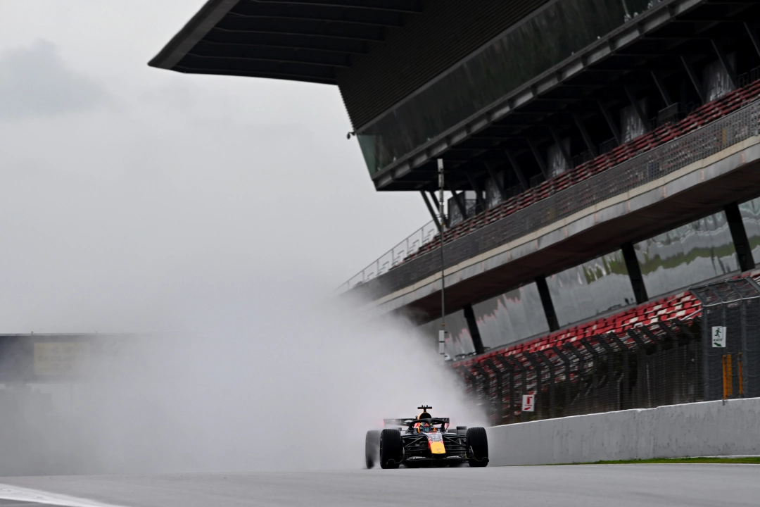 Red Bull F1 car on wet track