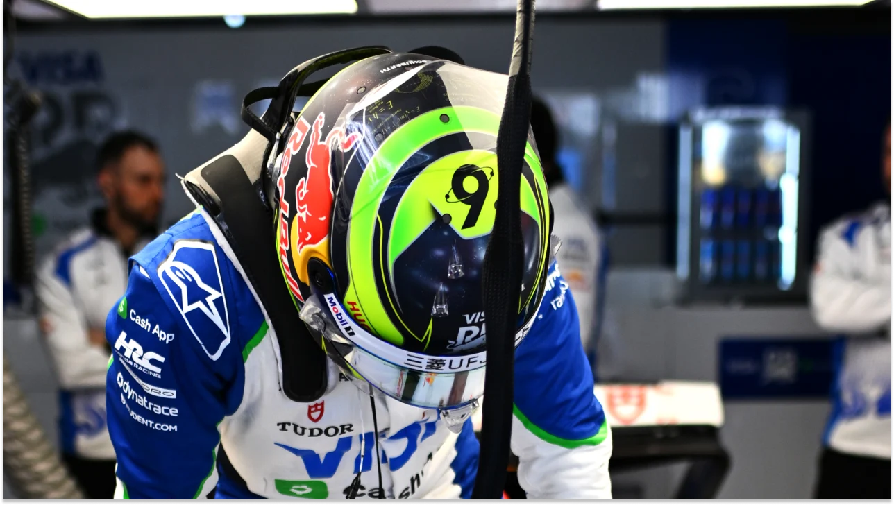 Isack Hadjar's helmet