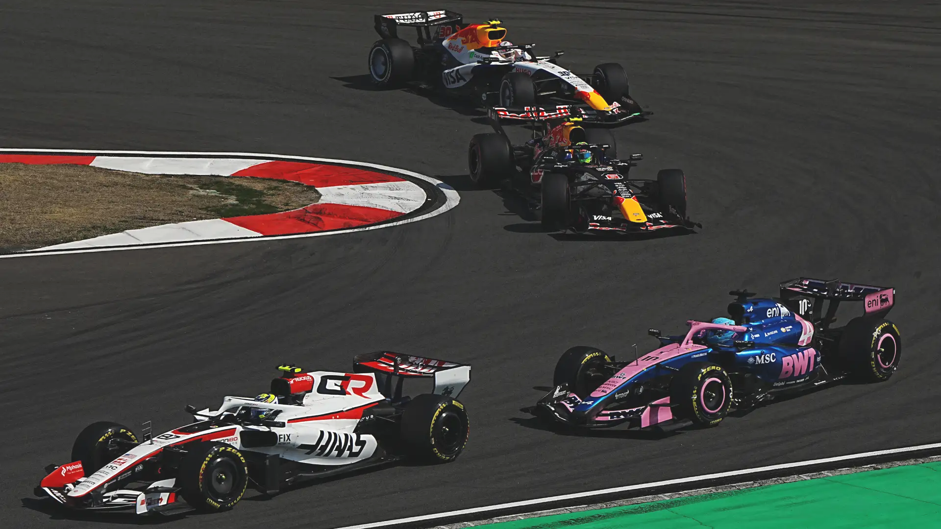 Understeer and Oversteer Explained: The Definitions and Differences