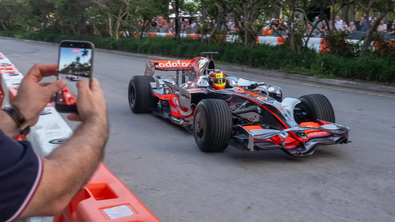 Oscar Piastri drives the MP4-23A