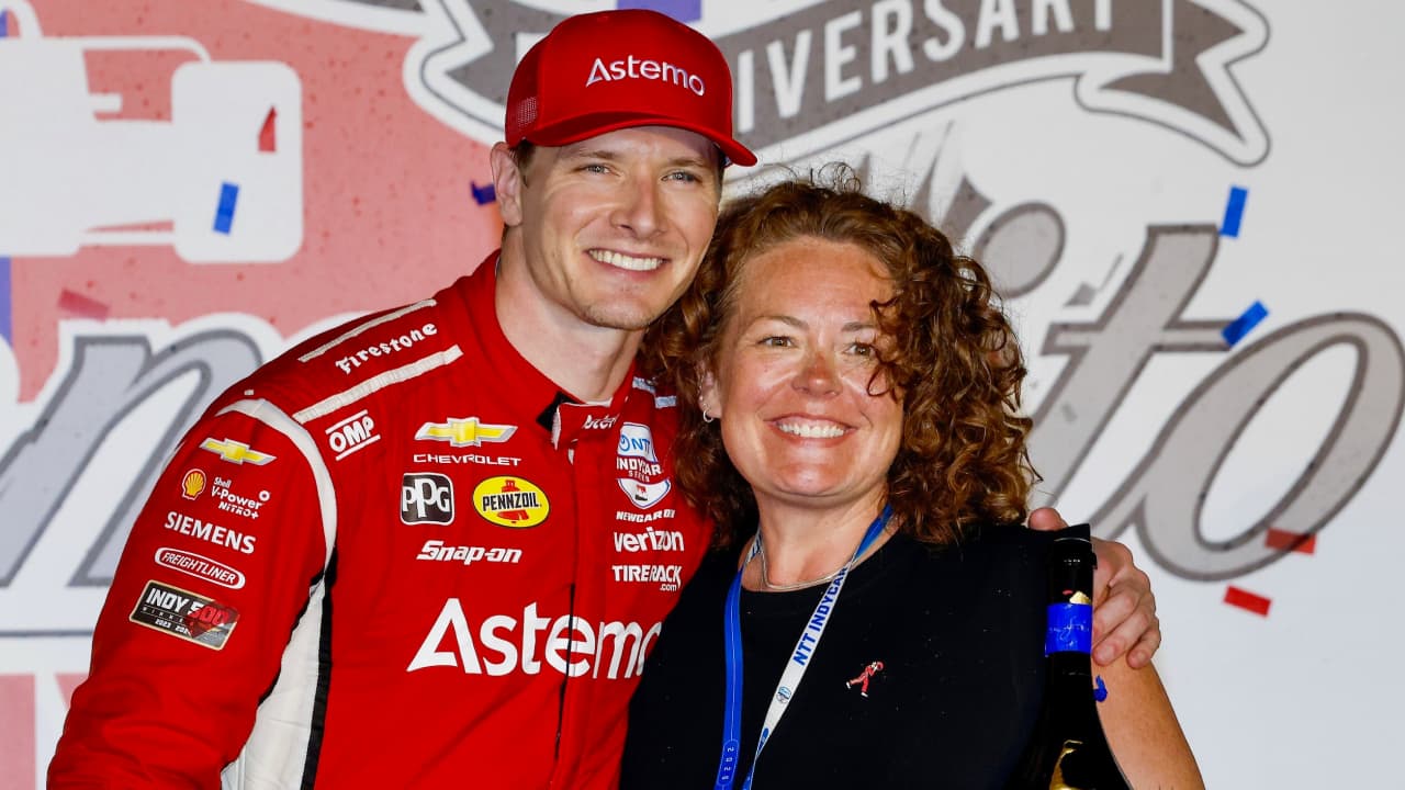Amy Cavitch and Josef Newgarden after the Bommarito Automotive Group 500