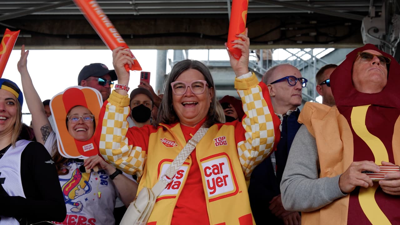 A fan wearing the special Wienie 500 jacket
