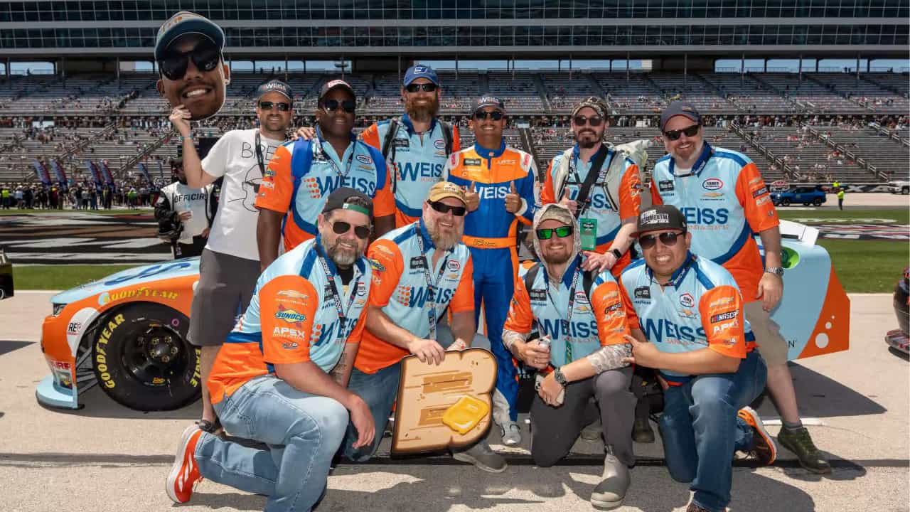 Weiss Sand & Clay is one of Brad Perez's longtime sponsors. (Photo: Daylon Barr)