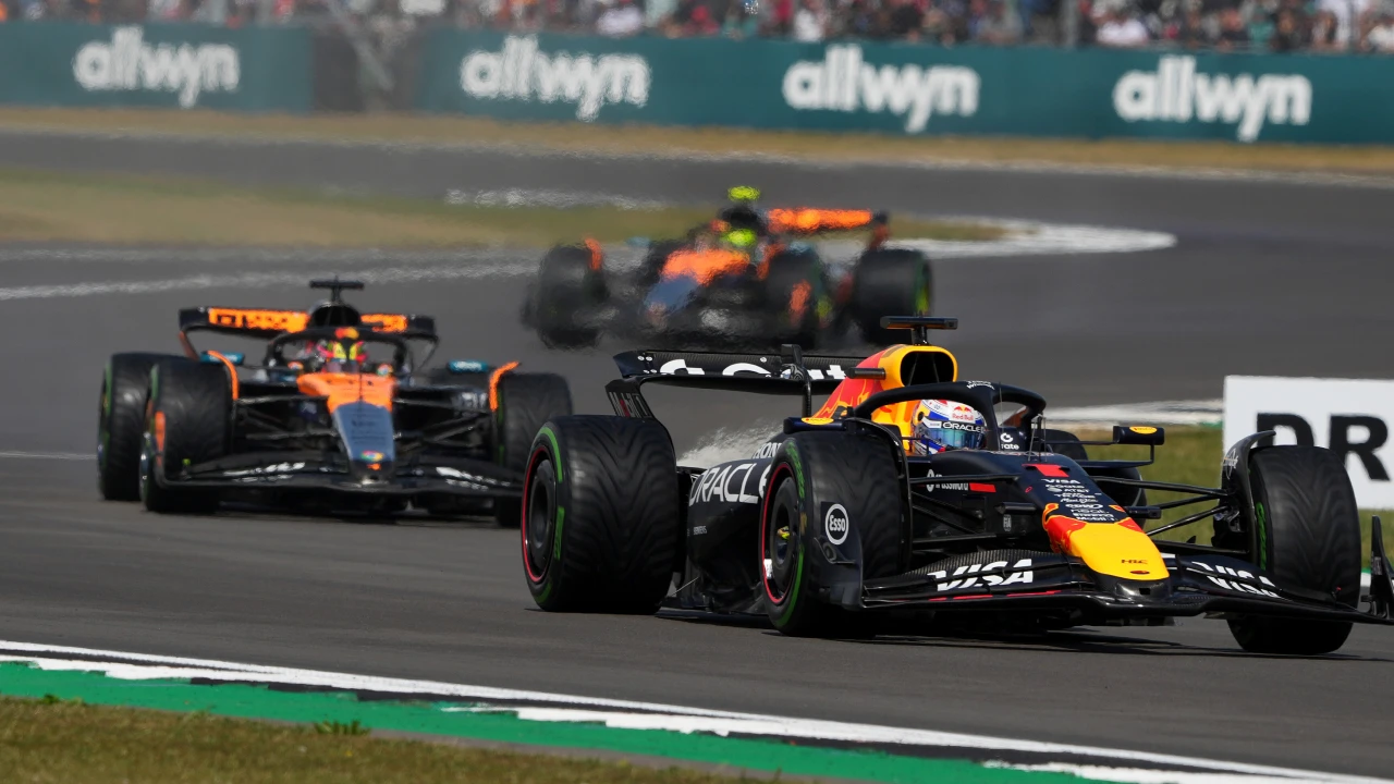 Red Bull and McLaren F1 cars on track during the 2026 F1 Grand Prix of Great Britain at Silverstone Circuit. (Photo: Alex Bierens de Haan, Getty Images/Red Bull Content Pool)
