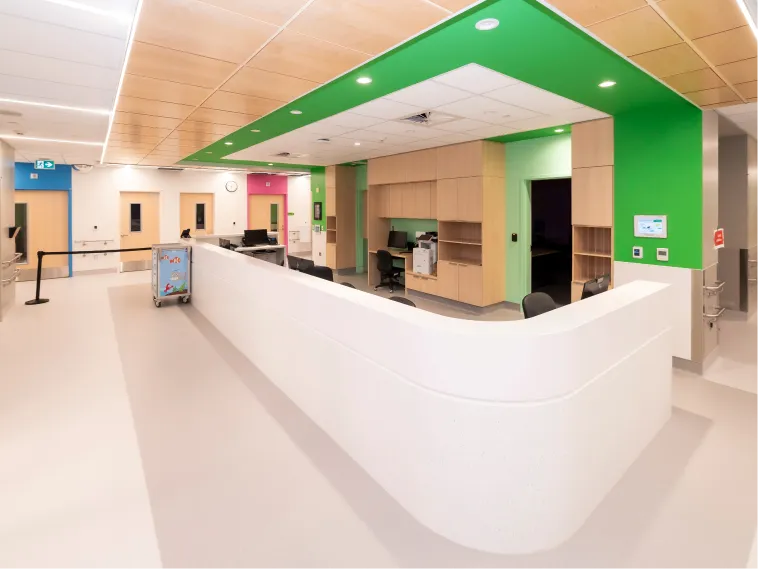 Vue intérieure du nouveau Pavillon Enfant Soleil CHUS - Hôpital Fleurimont.