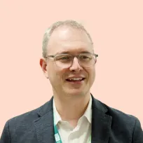 Portrait du Dr David Mathieu, neurochirurgien