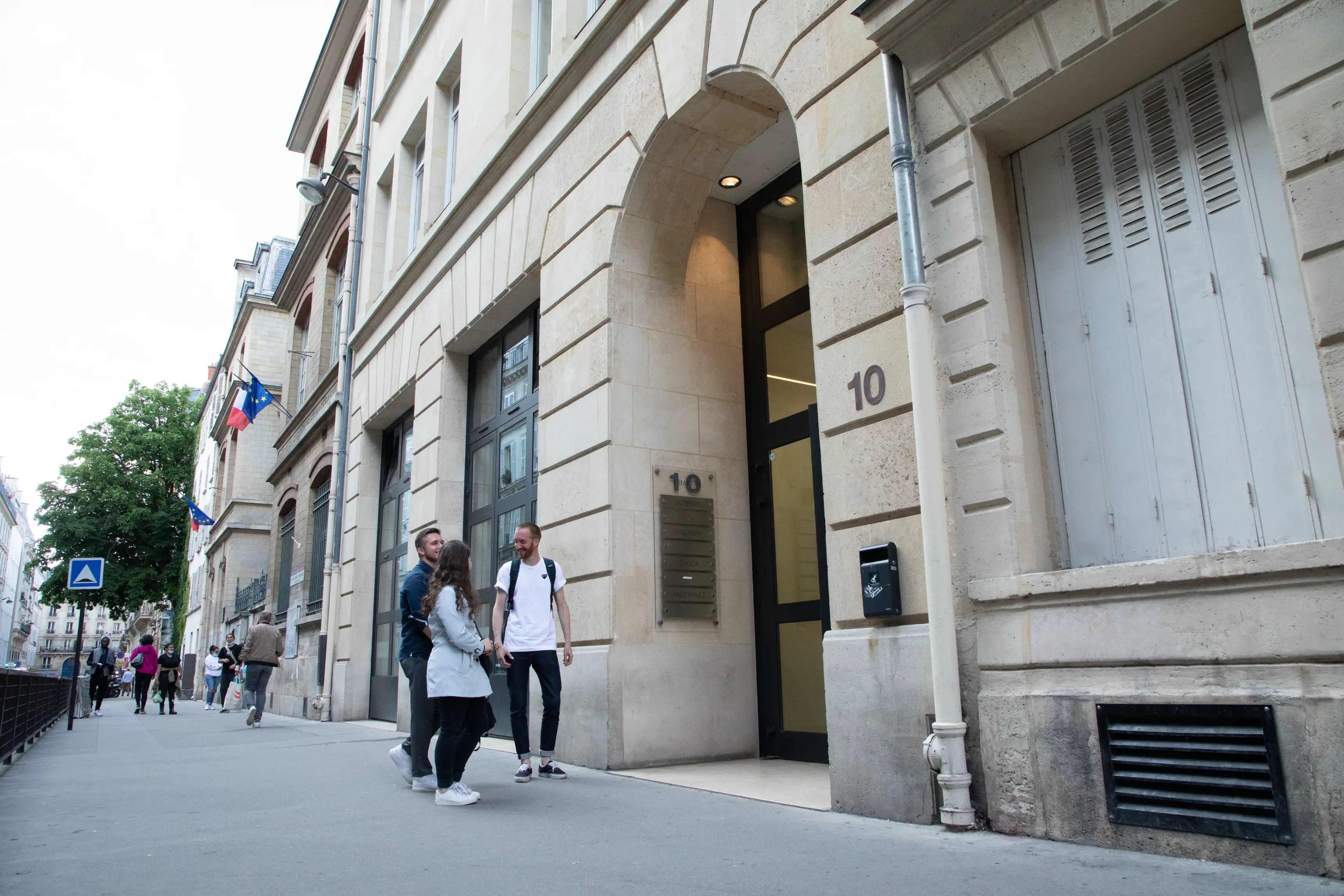 Façade parisienne de l'immeuble Slidor à Paris