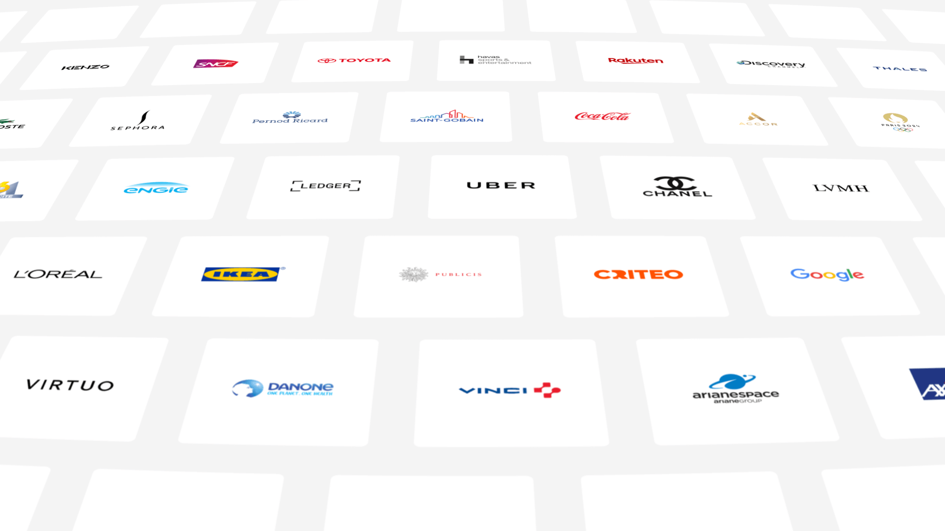 Grille de logos de grandes marques (Chanel, Toyota, Google, IKEA…) pour illustrer la recherche de logos d'entreprise