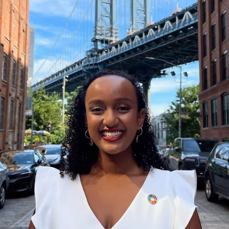 Fresh Grad Guide: Navigating the Working World Like a Pro