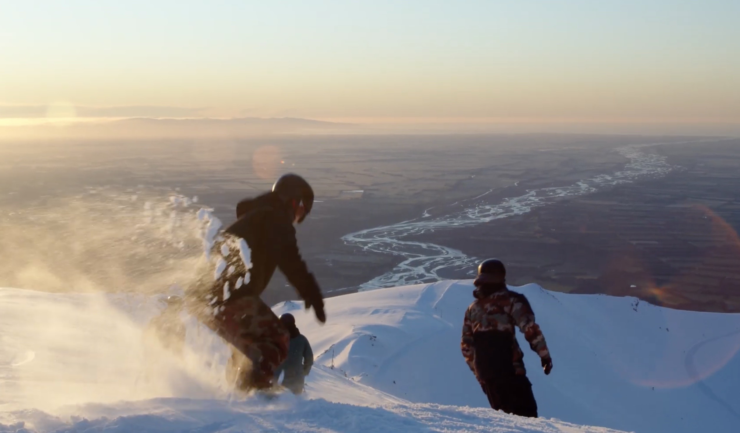 Want to know how to get a ski instructor qualification and start living the mountain lifestyle? Discover the fastest way to become a certified ski instructor with EA Ski and Snowboard Training.