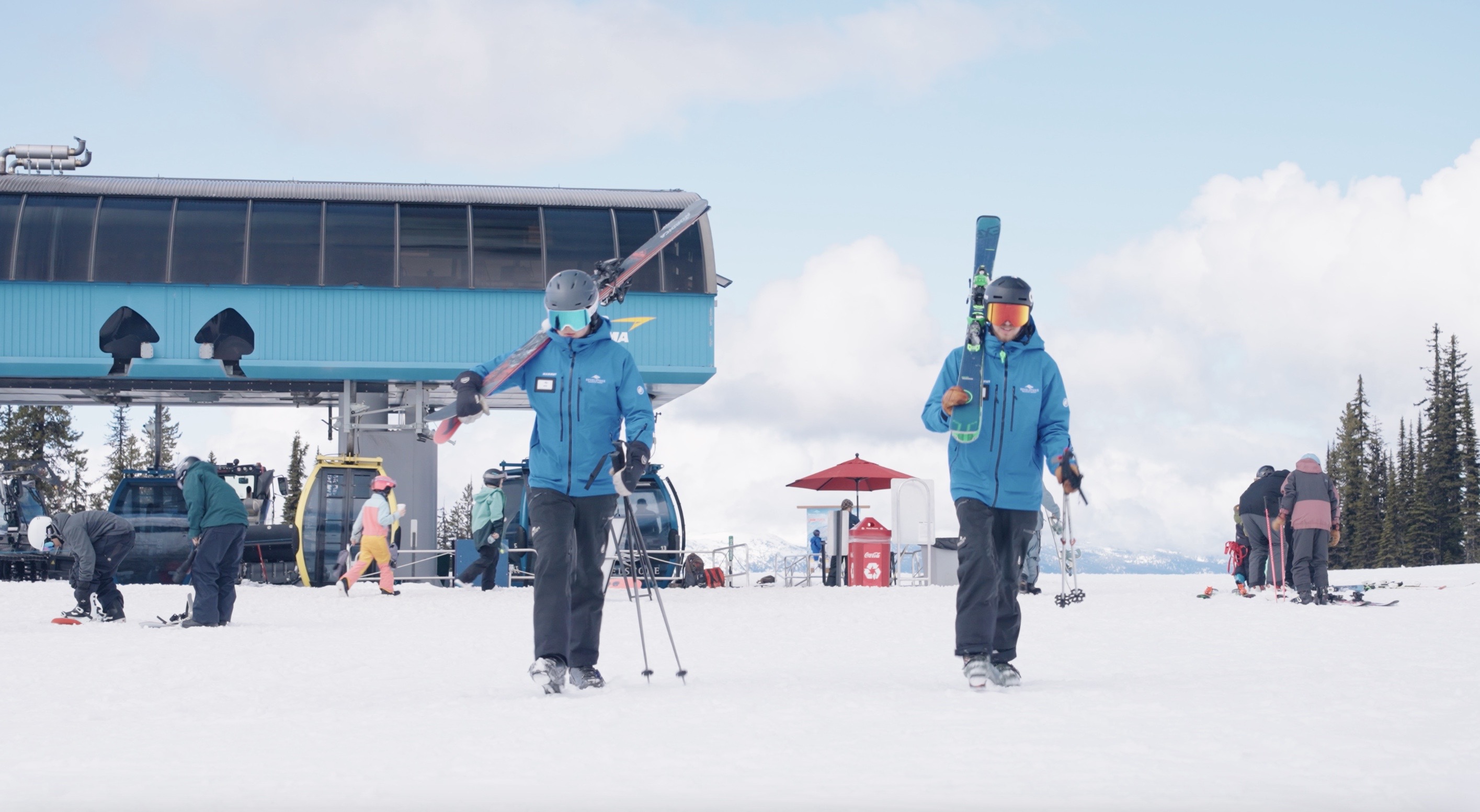 Thinking about becoming a ski or snowboard instructor? Wilf and Lode spill the beans on what it’s really like doing the EA Ski and Snowboard Instructor Internship in Revelstoke, Canada