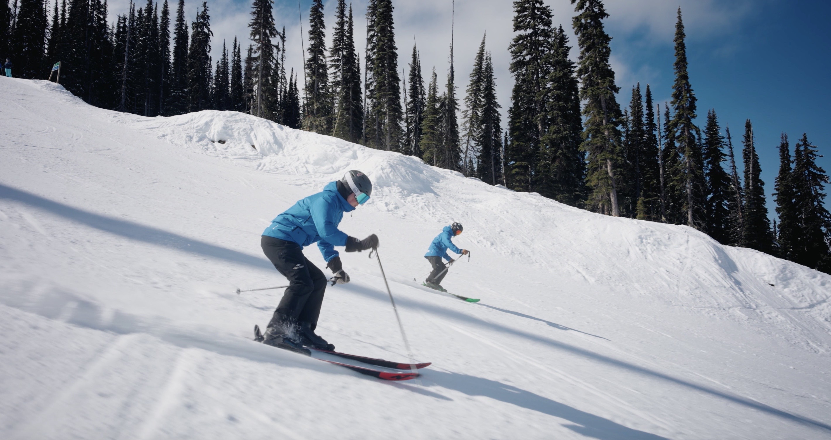 Whether you’re chasing a career change, a purposeful gap year, or a winter for the books - An EA Ski and Snowboard Training internship gives you the training, support, and connections to make it happen.