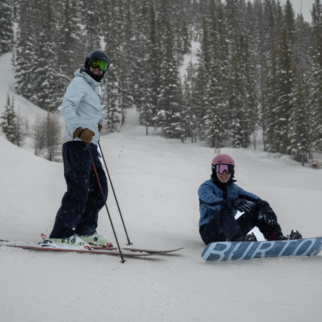 EA Ski and Snowboard Training has a robust 10-step guide to becoming a ski instructor. It includes getting qualified, pre-departure prep, securing a course, and working the season.