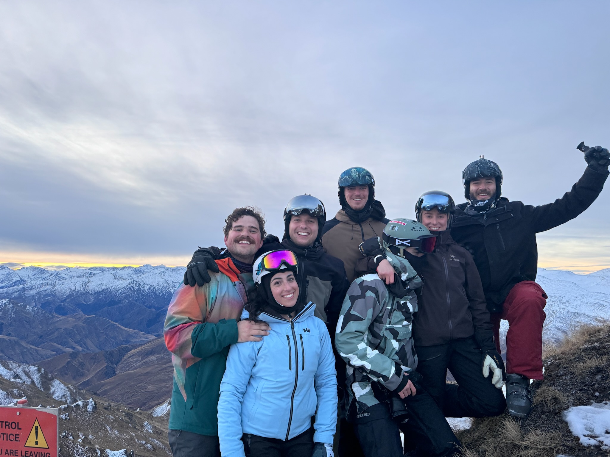  With 2025 coming to an end, we wanted to take a moment to share the epic stuff our EA Ski and Snowboard Training instructor interns got up to in the past year.