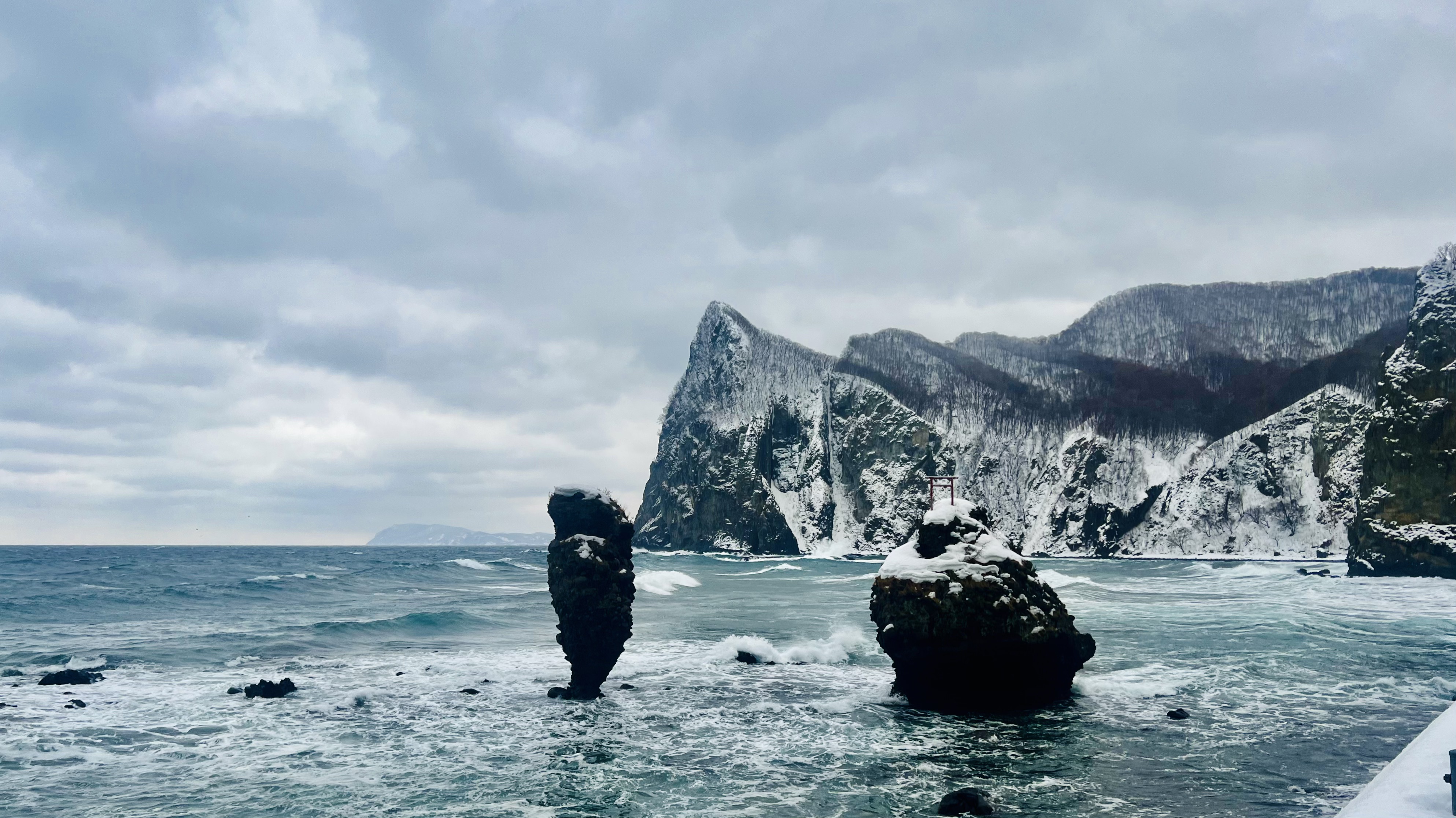 Arthur came to Niseko for the snow. He found it summiting Mt. Yotei, an active volcano, at dawn. Read his story and learn what a season in Japan can give you.