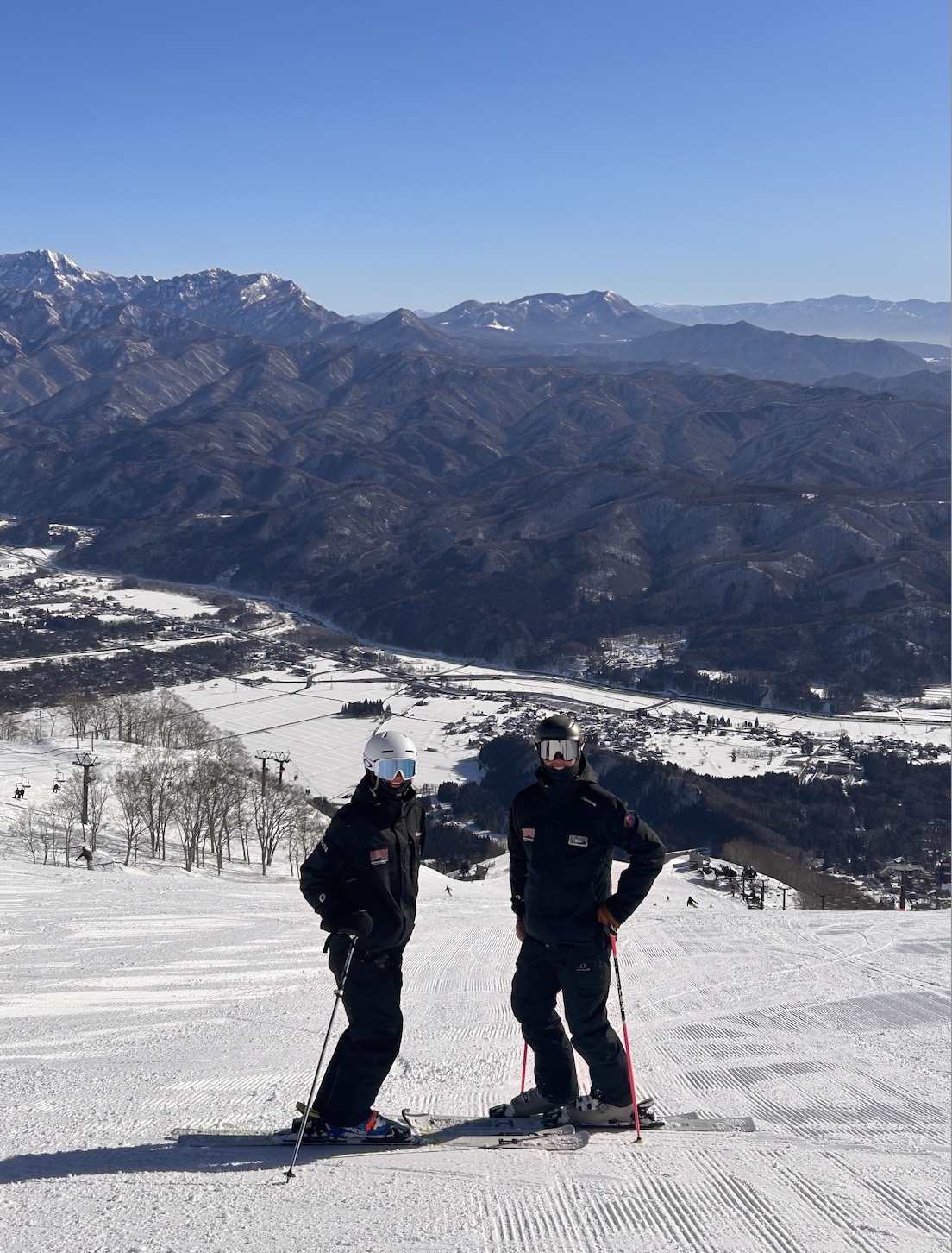 We, Ski and Snowboard Training, have just launched a new instructor training program in Hakuba, in partnership with Hakuba Snow Sports School.