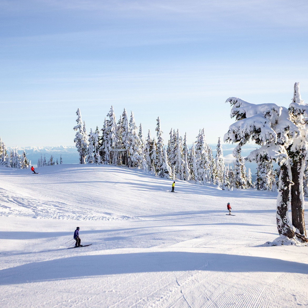 Jamie had just finished university with a dream of the mountains, but the ski industry felt unobtainable. Then he found EA Ski and Snowboard Training