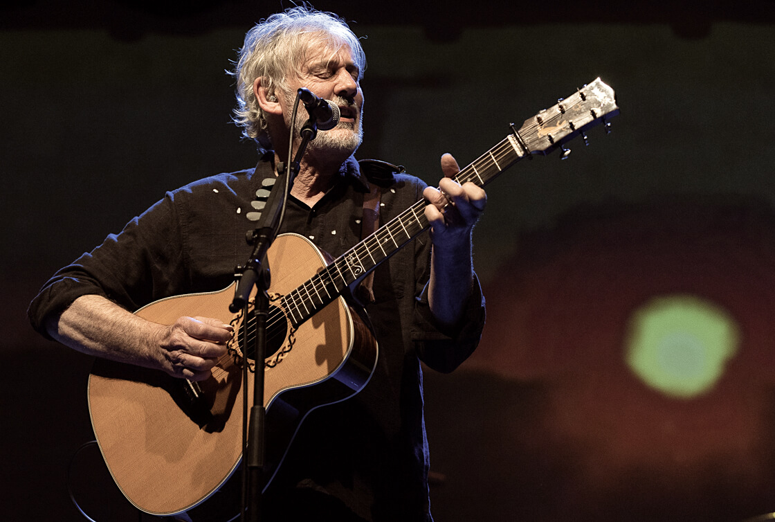 Shane Howard (Goanna) performing at the Tivoli