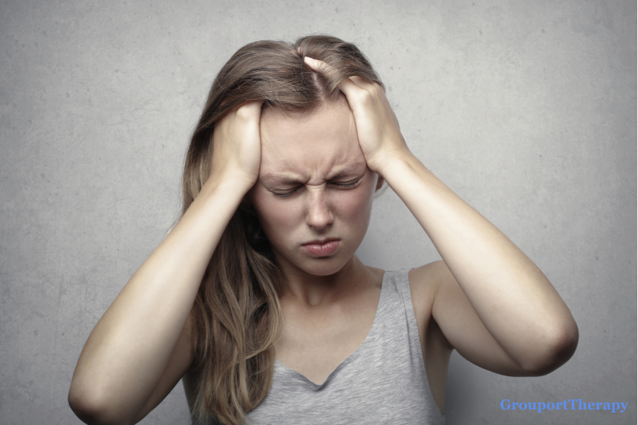 young woman bpd self-sabotaging behaviour symptoms