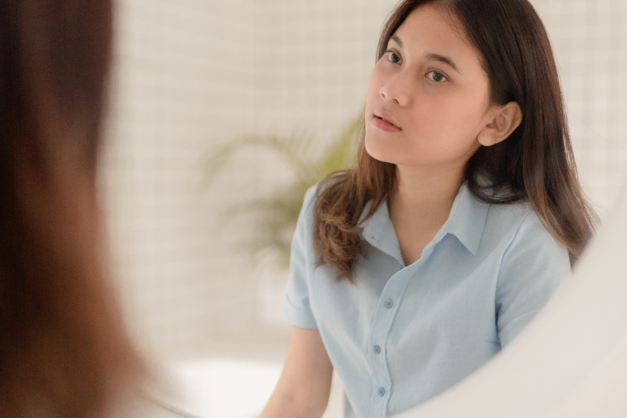 BPD Mirroring Behavior: How Identity Work Supports Recovery