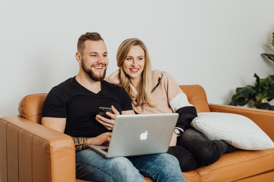 couples taking online therapy for communication