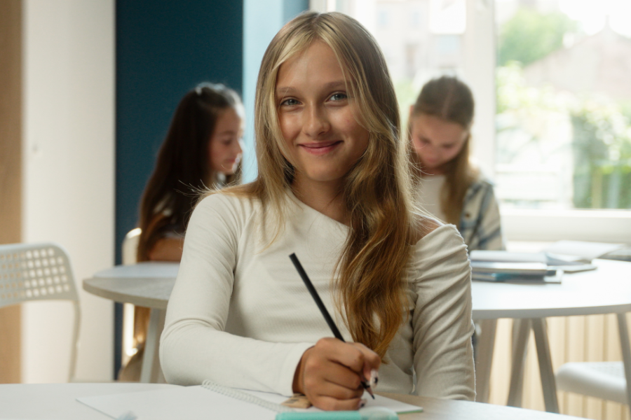 Comprehensive guide for parents of teen girls in Provo, Utah on balancing
residential mental health treatment with academic goals. Includes coordination strategies, school
communication tips, credit protection methods, and re-entry planning for successful treatment outcomes.