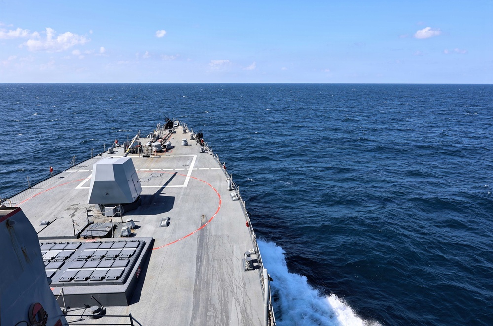 Tanker Struck Off Qatar as Gulf Attacks Spread Beyond Hormuz