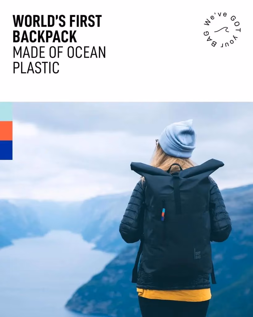 GOT-BAG-Werbeanzeige: Frau mit Rolltop-Rucksack vor einem Fjord, Text „World’s first backpack made of ocean plastic“