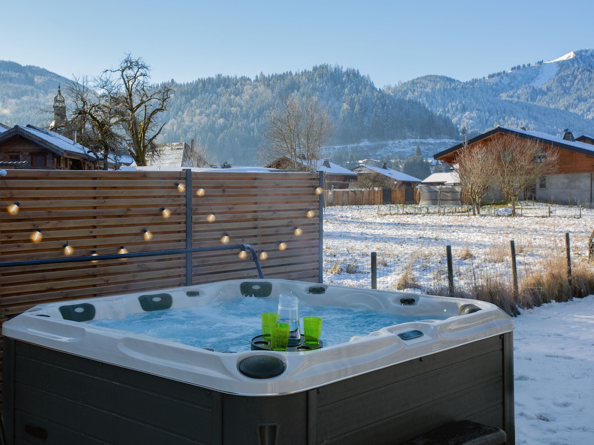Outdoor hot tub at Chalet Bolay, Montriond near Morzine