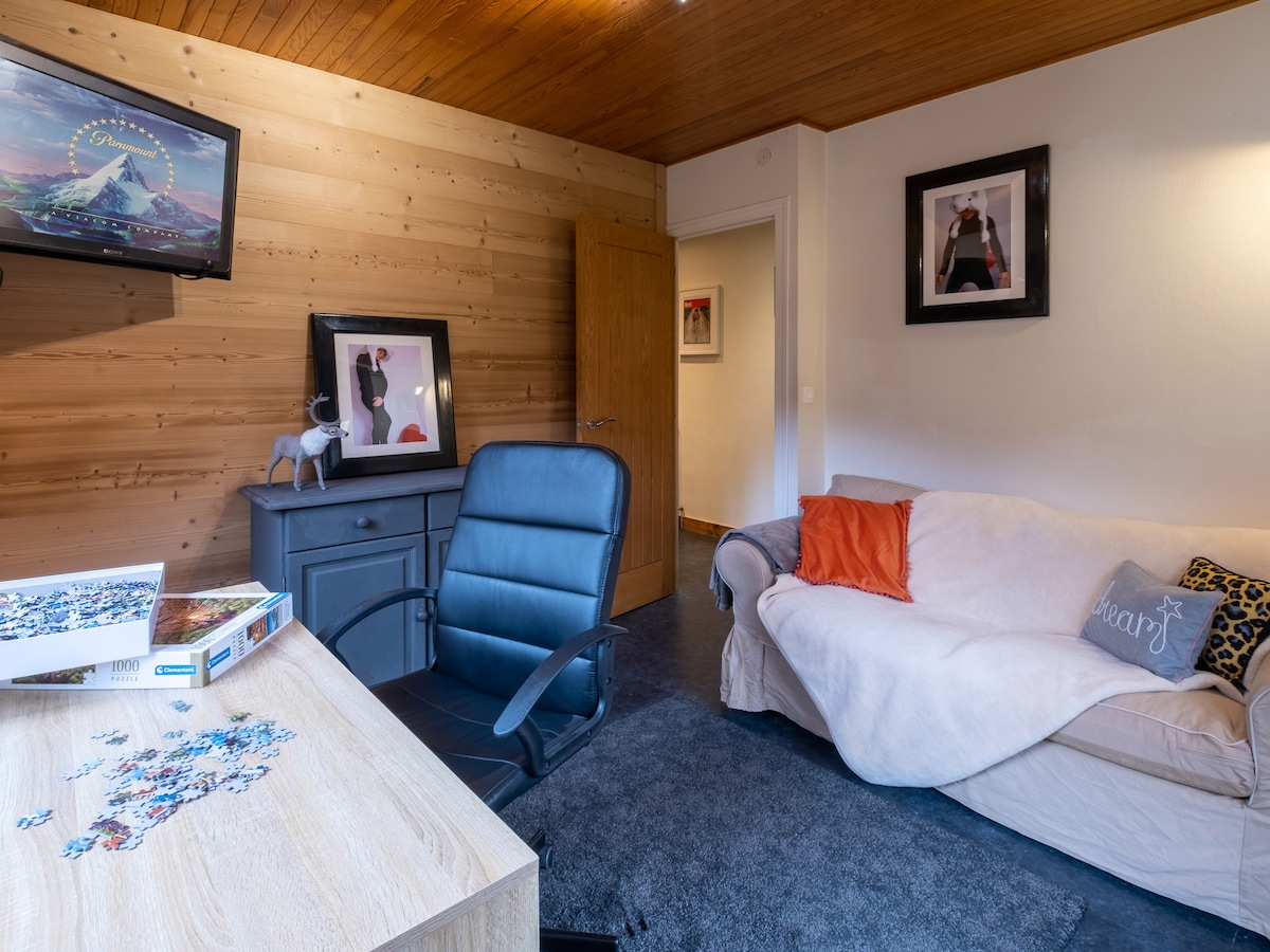 Home office and TV room at Chalet Bolay, Montriond near Morzine
