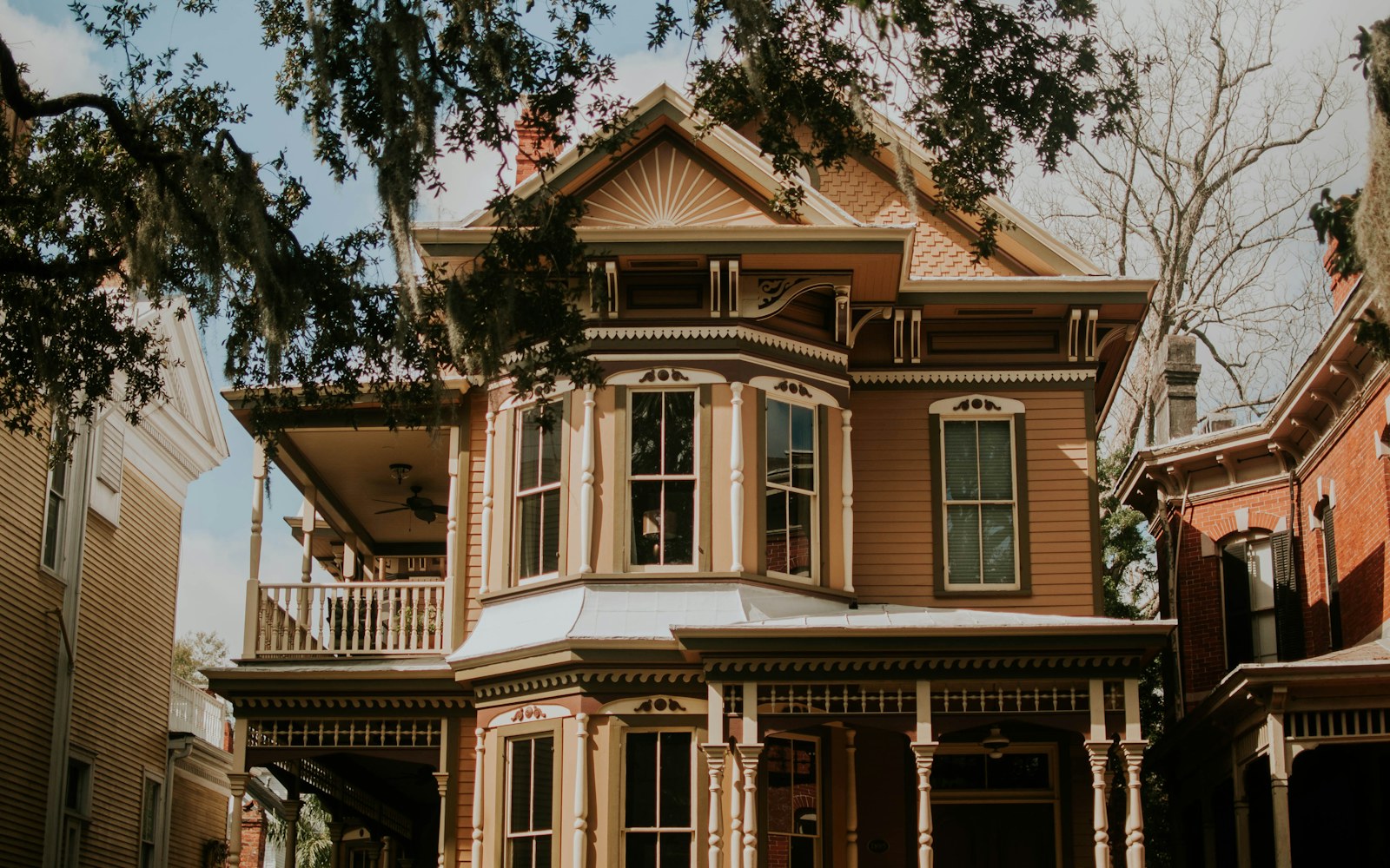 Maison ancienne en bois concernée par une inspection avant une vente immobilière